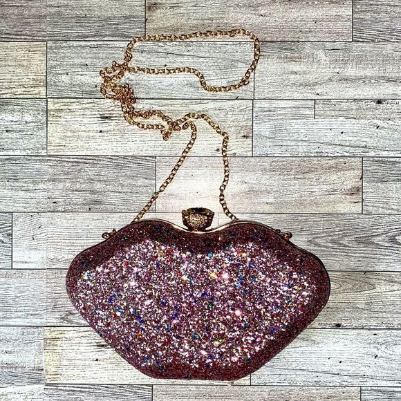 D’ Margeaux NY, Sequin Embellished Lip Silhouette Clutch - Picture 4 of 12